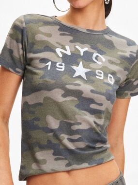 Urban Outfitters Green Camo NYC Star 1990 Baby tee sz. Large